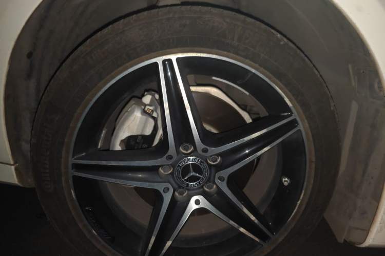 Used Mercedes-Benz E-Class 2020 E 260 Sport Edition Right Front Wheel Hub