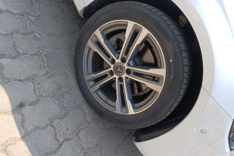 Used Mercedes-Benz E-Class 2020 E 260 L Sport Edition Right Front Wheel Hub