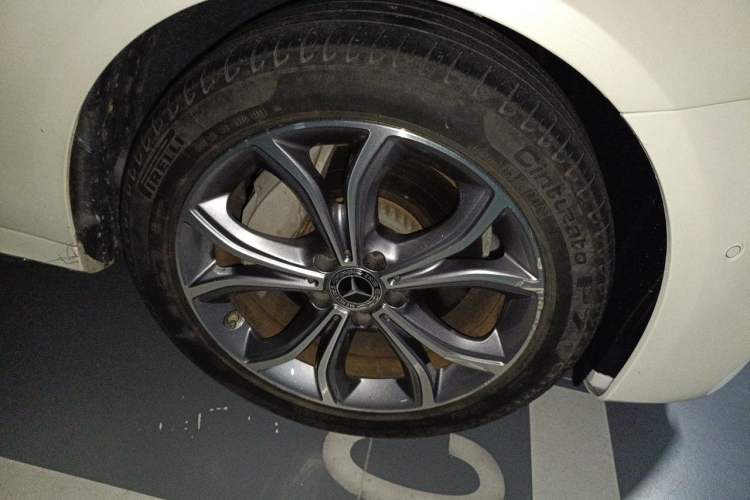 Used Mercedes-Benz E-Class 2020 E 300 L Sporty and Stylish Model Right Front Wheel Hub