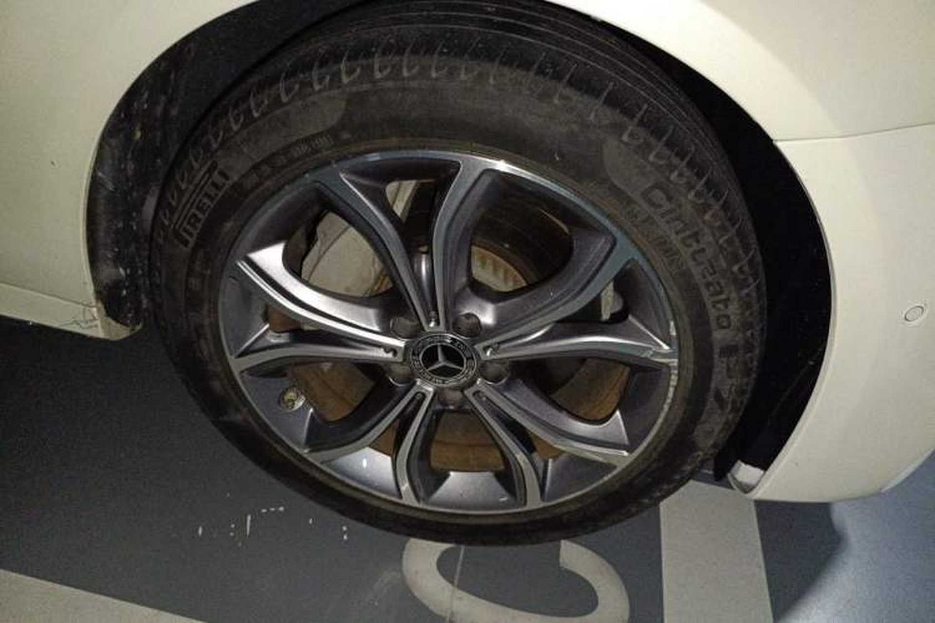 Used Mercedes-Benz E-Class 2020 E 300 L Sporty and Stylish Model Right Front Wheel Hub