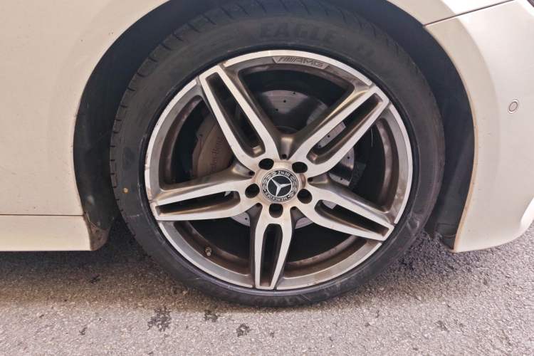 Used Mercedes-Benz E-Class 2020 E 260 Coupe Right Front Wheel Hub