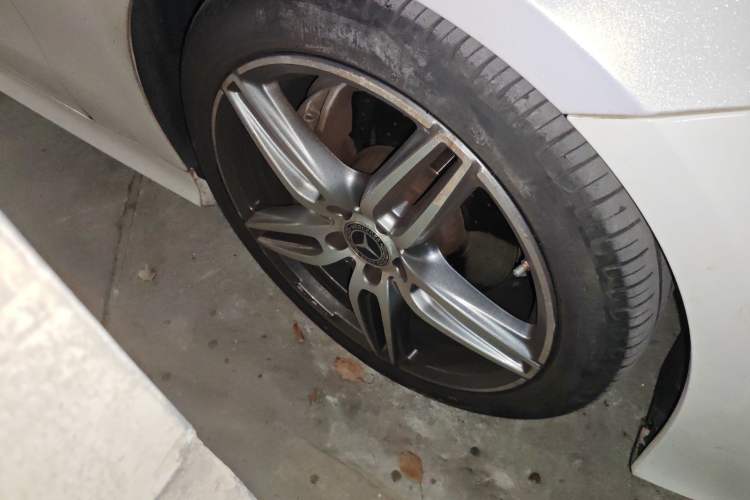 Used Mercedes-Benz E-Class 2020 E 260 Coupe Right Front Wheel Hub