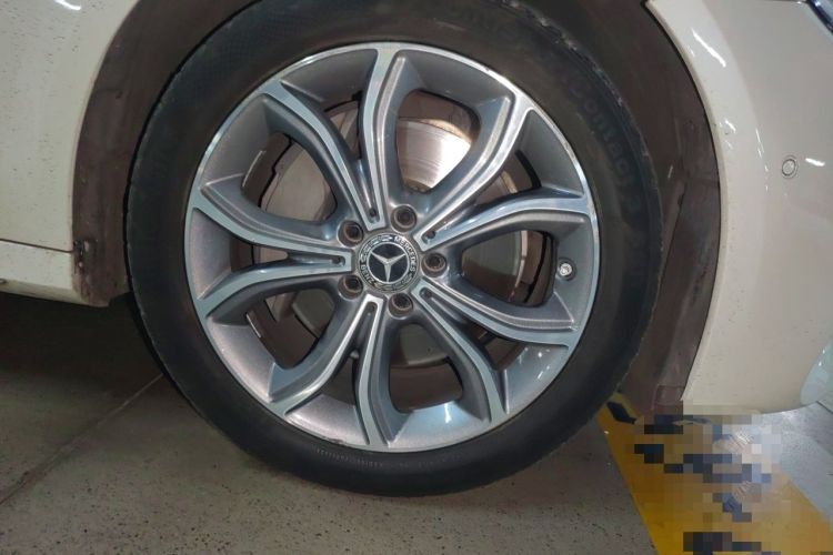 Used Mercedes-Benz E-Class 2020 E 300 L Sporty and Stylish Model Right Front Wheel Hub