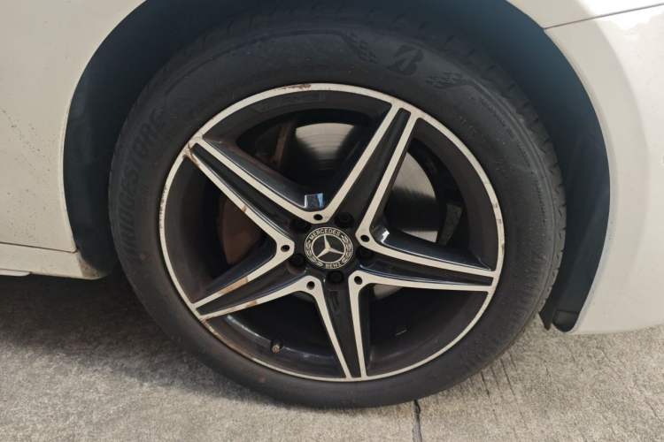 Used Mercedes-Benz E-Class 2020 Restyled E 300 L Sport Exclusive Edition Right Front Wheel Hub