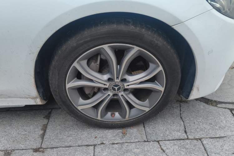 Used Mercedes-Benz E-Class 2020 E 300 L Sporty and Stylish Model Right Front Wheel Hub