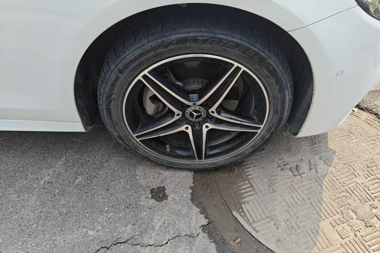 Used Mercedes-Benz E-Class 2020 E 260 Sport Edition Right Front Wheel Hub
