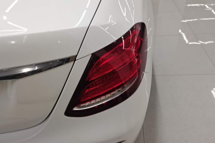 Used Mercedes-Benz E-Class 2020 Restyled E 300 L Sporty and Stylish Edition Right Rear Taillight