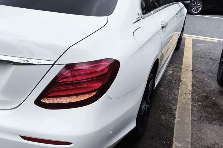 Used Mercedes-Benz E-Class 2020 Restyled E 300 L Sport Exclusive Edition Right Rear Taillight