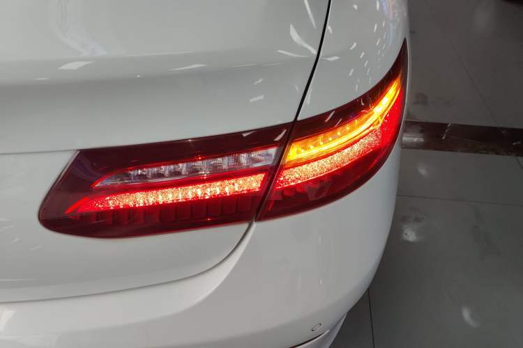 Used Mercedes-Benz E-Class 2020 E 260 Coupe Right Rear Taillight