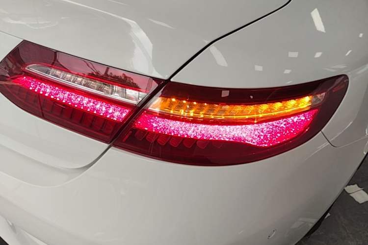 Used Mercedes-Benz E-Class 2020 E 260 Coupe Right Rear Taillight
