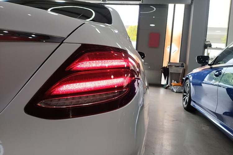 Used Mercedes-Benz E-Class 2020 Restyled E 300 L Sport Exclusive Edition Right Rear Taillight