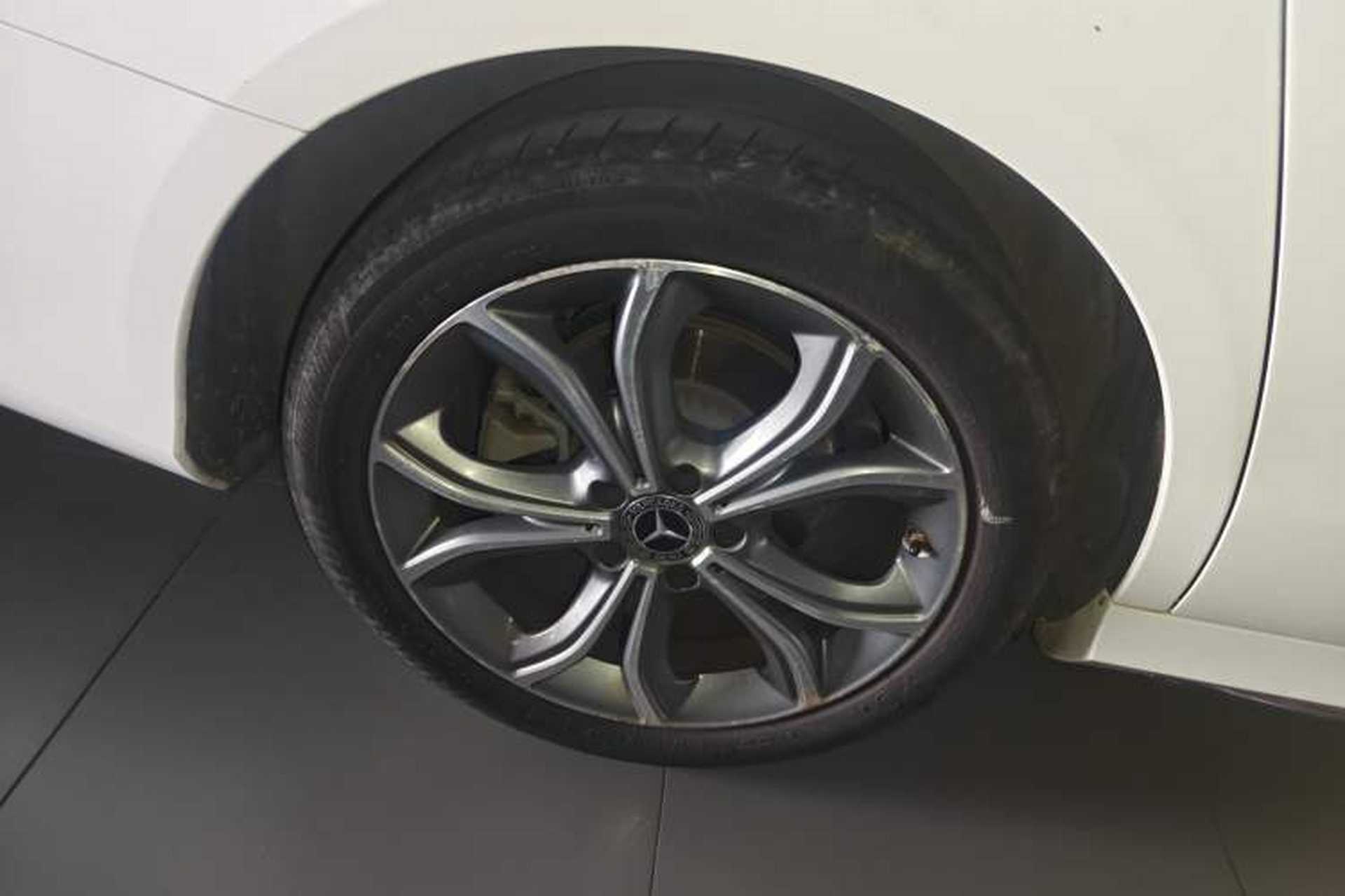 Used Mercedes-Benz E-Class 2020 Restyled E 300 L Sporty and Stylish Edition Right Rear Wheel Hub