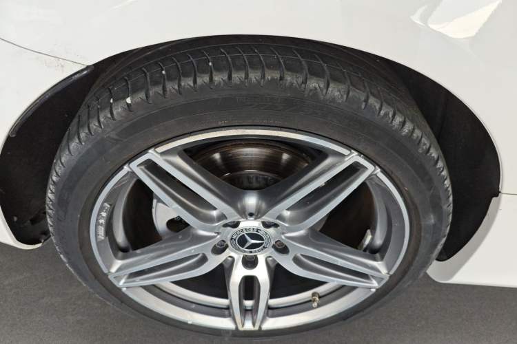 Used Mercedes-Benz E-Class 2020 E 260 4MATIC Coupe Right Rear Wheel Hub