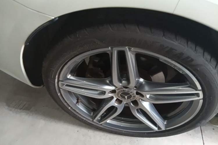 Used Mercedes-Benz E-Class 2020 E 260 Coupe Right Rear Wheel Hub