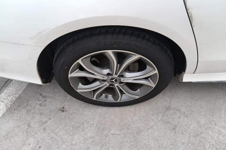 Used Mercedes-Benz E-Class 2020 Restyled E 300 L Sporty and Stylish Edition Right Rear Wheel Hub