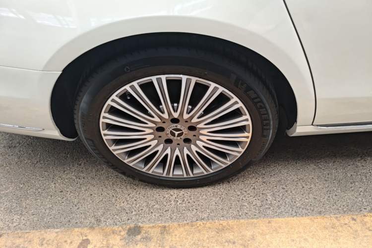 Used Mercedes-Benz E-Class 2020 E 300 L Luxury Model Right Rear Wheel Hub