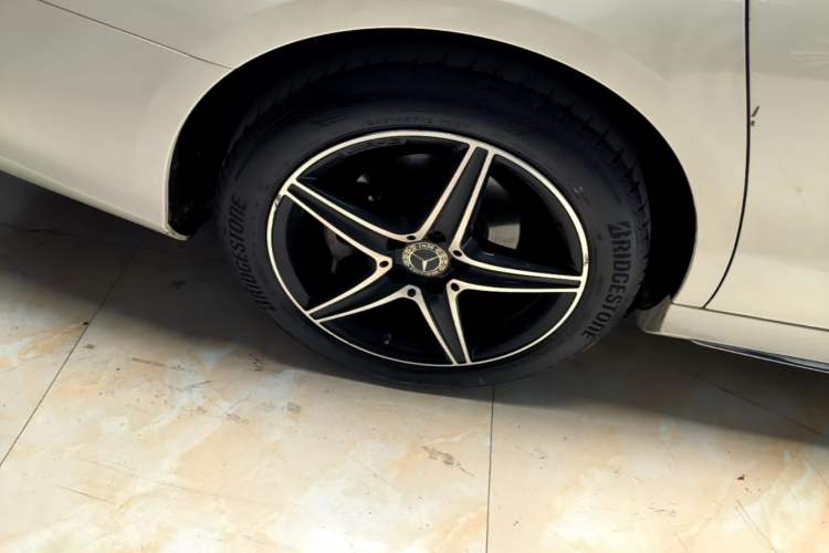 Used Mercedes-Benz E-Class 2020 Restyled E 300 L Exclusive Edition Right Rear Wheel Hub