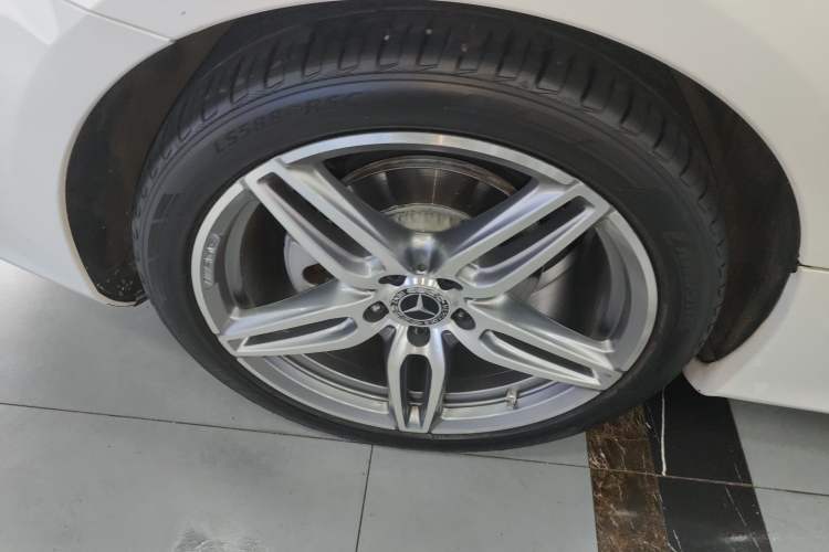 Used Mercedes-Benz E-Class 2020 E 260 Coupe Right Rear Wheel Hub
