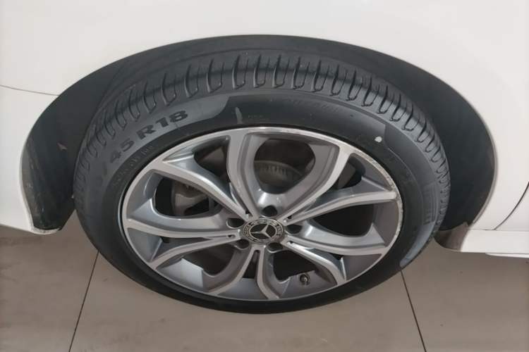 Used Mercedes-Benz E-Class 2020 Restyled E 300 L Sporty and Stylish Edition Right Rear Wheel Hub