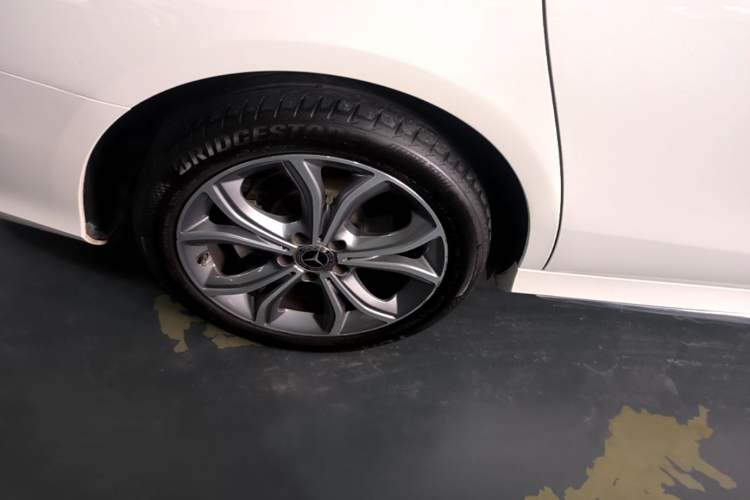 Used Mercedes-Benz E-Class 2020 Restyled E 300 L Sporty and Stylish Edition Right Rear Wheel Hub