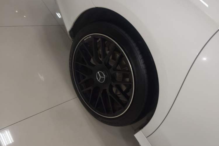 Used Mercedes-Benz E-Class 2020 E 300 L Sporty and Stylish Model Right Rear Wheel Hub