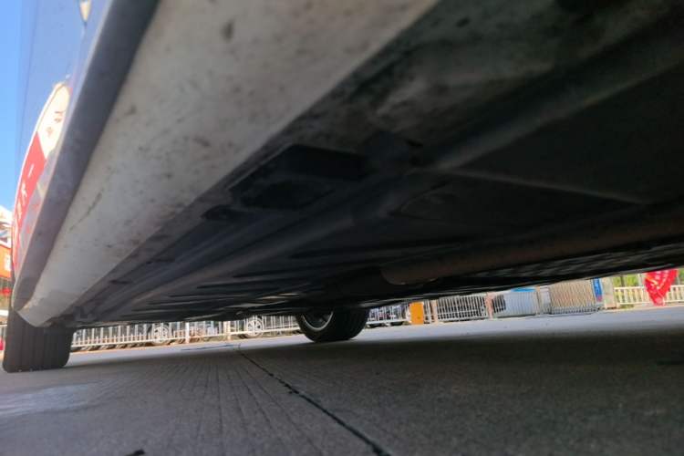Used Mercedes-Benz E-Class 2020 E 260 L Sport Edition Right Side Sill