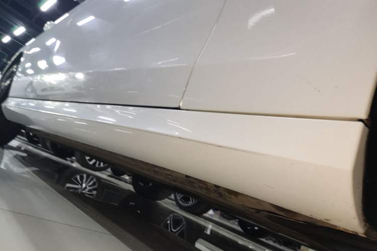 Used Mercedes-Benz E-Class 2020 Facelift E 260 Sport Edition Right Side Sill