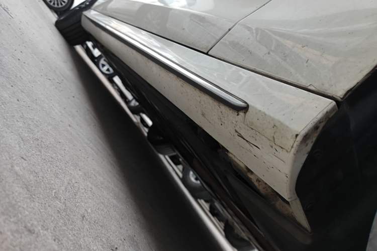Used Mercedes-Benz E-Class 2020 Restyled E 300 L Sport Exclusive Edition Right Side Sill