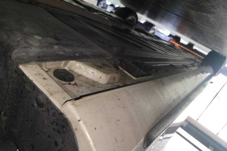 Used Mercedes-Benz E-Class 2020 E 300 L Sporty and Stylish Model Right Side Sill
