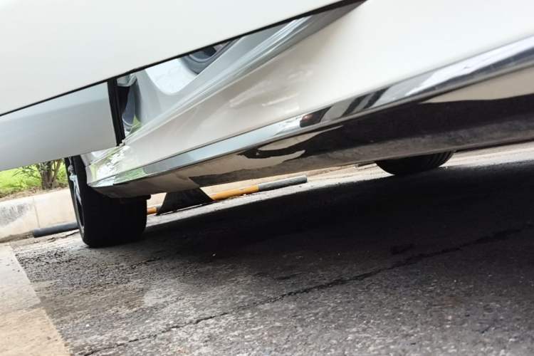 Used Mercedes-Benz E-Class 2020 Restyled E 300 L Sport Exclusive Edition Right Side Sill
