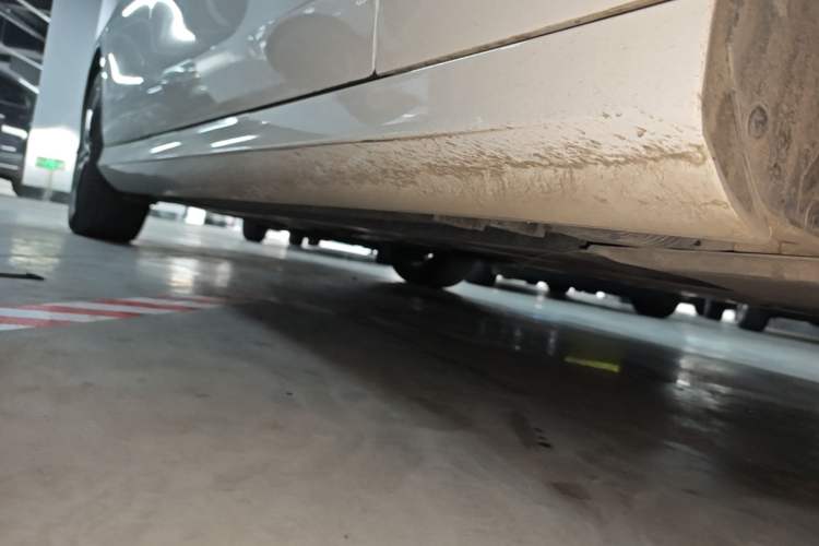 Used Mercedes-Benz E-Class 2020 Facelift E 260 Sport Edition Right Side Sill