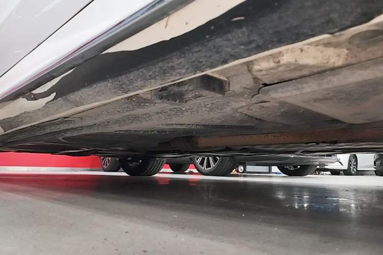 Used Mercedes-Benz E-Class 2020 Restyled E 300 L Sport Exclusive Edition Right Side Sill