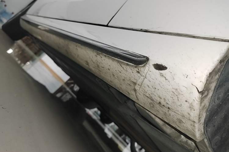 Used Mercedes-Benz E-Class 2020 Restyled E 300 L Sporty and Stylish Edition Right Side Sill
