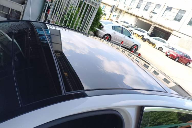 Used Mercedes-Benz E-Class 2020 E 300 L Sporty and Stylish Model Roof