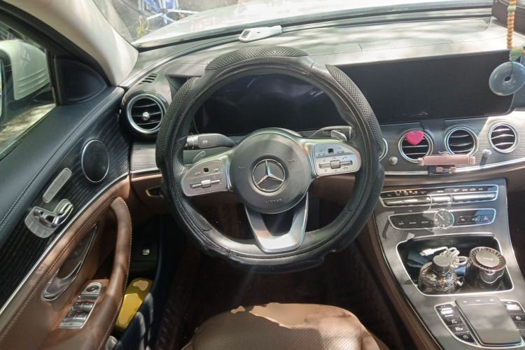 Used Mercedes-Benz E-Class 2020 Restyled E 300 L Sporty and Stylish Edition Steering Wheel