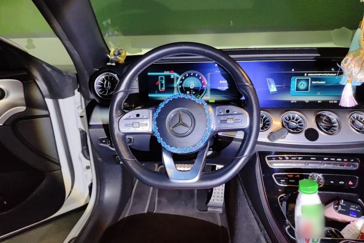 Used Mercedes-Benz E-Class 2020 E 260 Convertible Coupe Steering Wheel