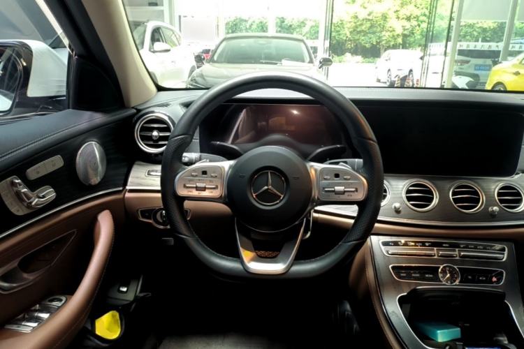 Used Mercedes-Benz E-Class 2020 Restyled E 300 L Exclusive Edition Steering Wheel