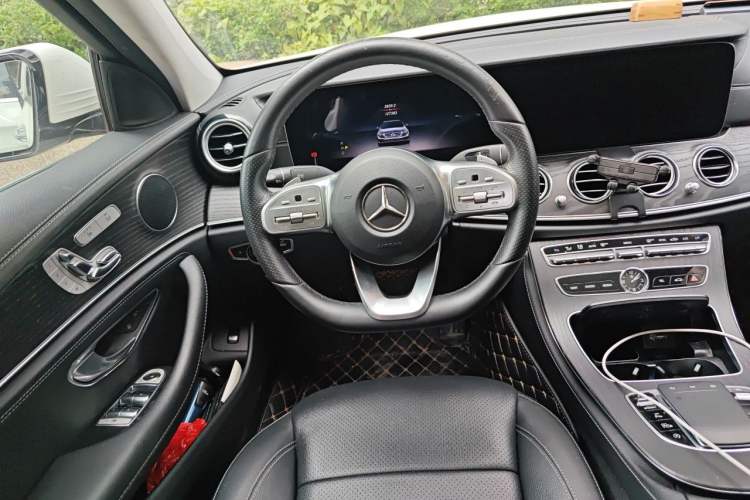 Used Mercedes-Benz E-Class 2020 Restyled E 300 L Sporty and Stylish Edition Steering Wheel