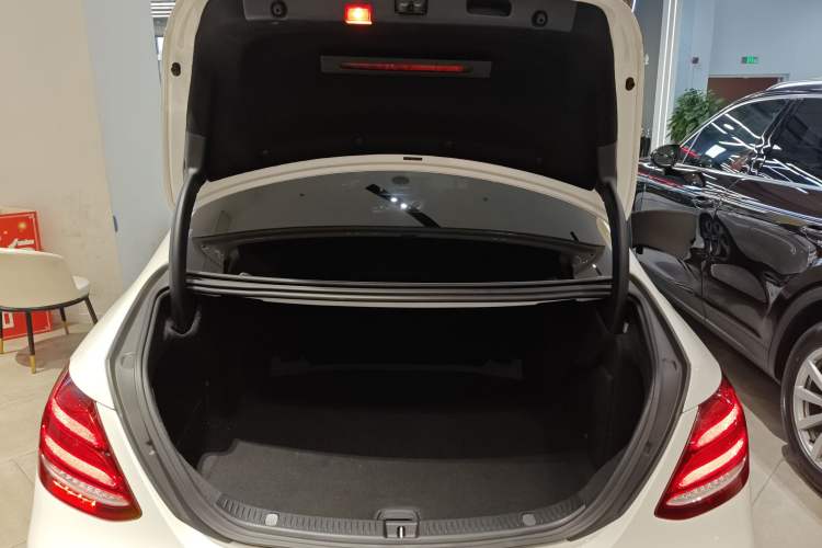 Used Mercedes-Benz E-Class 2020 Facelift E 260 L Sport Edition Trunk