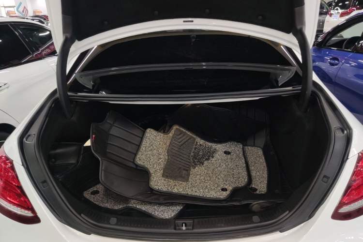 Used Mercedes-Benz E-Class 2020 Facelift E 260 Sport Edition Trunk