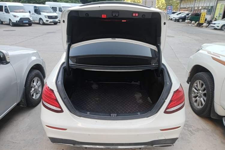 Used Mercedes-Benz E-Class 2020 Restyled E 300 L Sport Exclusive Edition Trunk