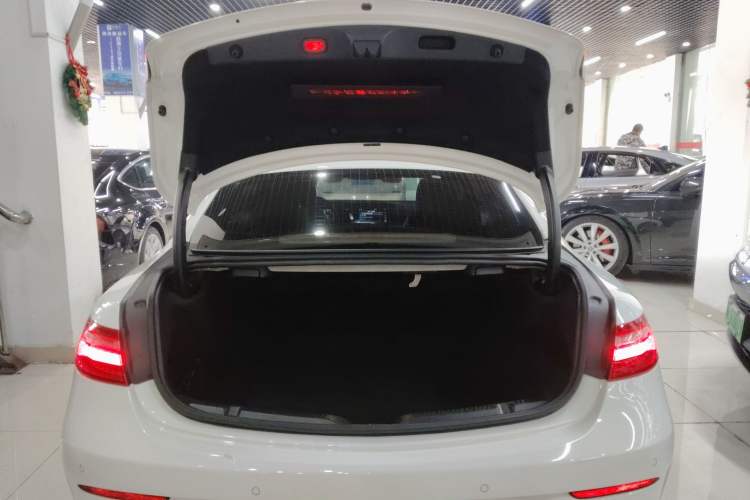 Used Mercedes-Benz E-Class 2020 E 260 Coupe Trunk
