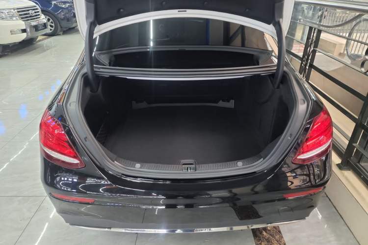 Used Mercedes-Benz E-Class 2020 Facelift E 260 L Sport Edition Trunk