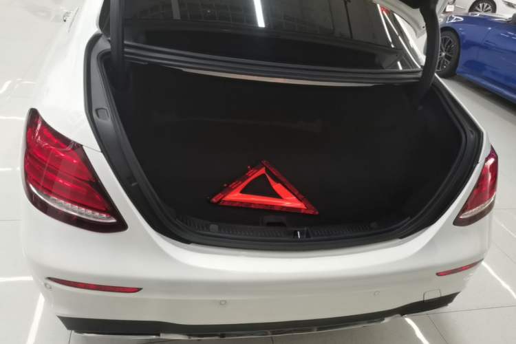 Used Mercedes-Benz E-Class 2020 Restyled E 300 L Sporty and Stylish Edition Trunk