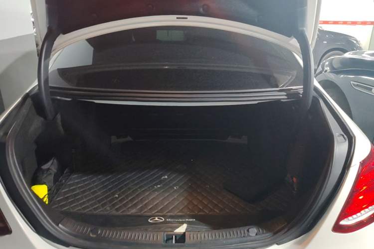 Used Mercedes-Benz E-Class 2020 E 300 L Sport Luxury Edition Trunk