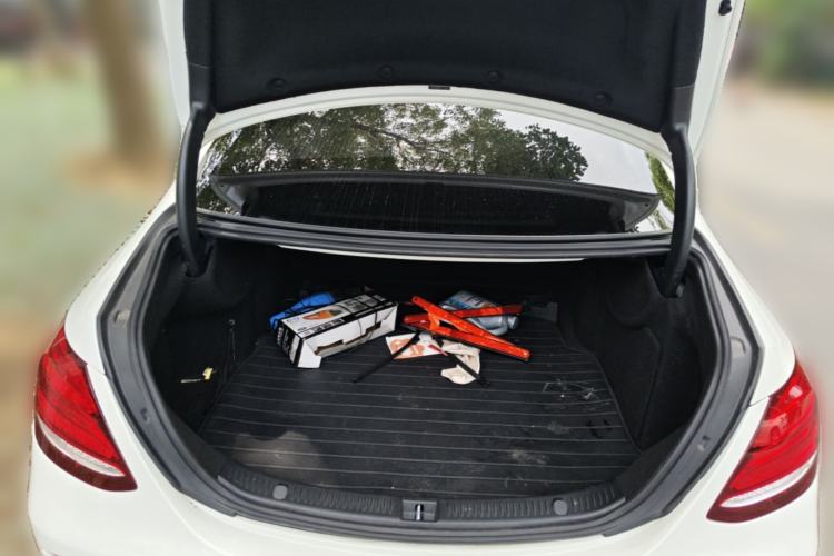 Used Mercedes-Benz E-Class 2020 Restyled E 300 L Exclusive Edition Trunk