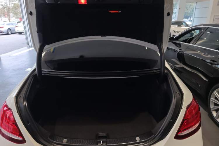 Used Mercedes-Benz E-Class 2020 E 300 L Sporty and Stylish Model Trunk