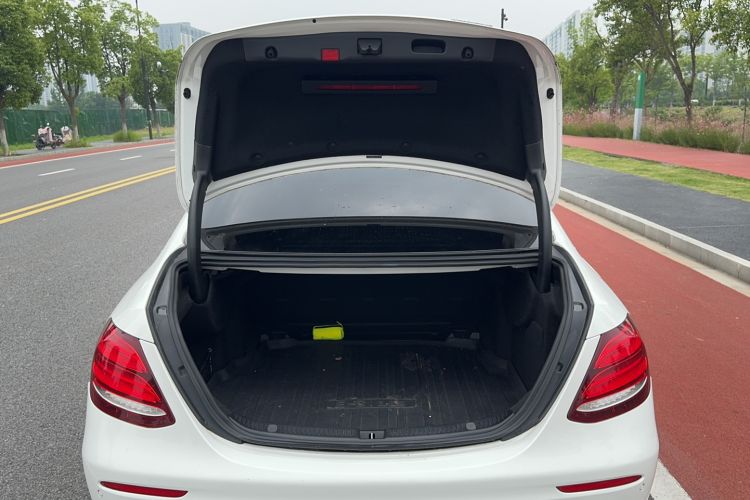 Used Mercedes-Benz E-Class 2020 Restyled E 300 L Sporty and Stylish Edition Trunk