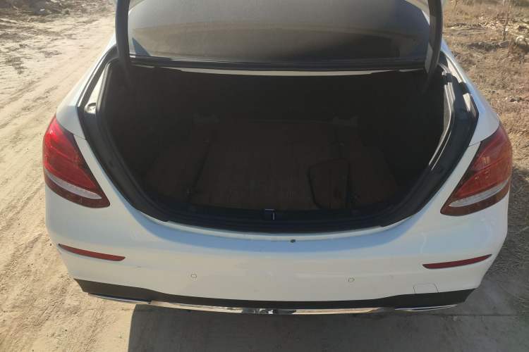 Used Mercedes-Benz E-Class 2020 Restyled E 300 L Sporty and Stylish Edition Trunk