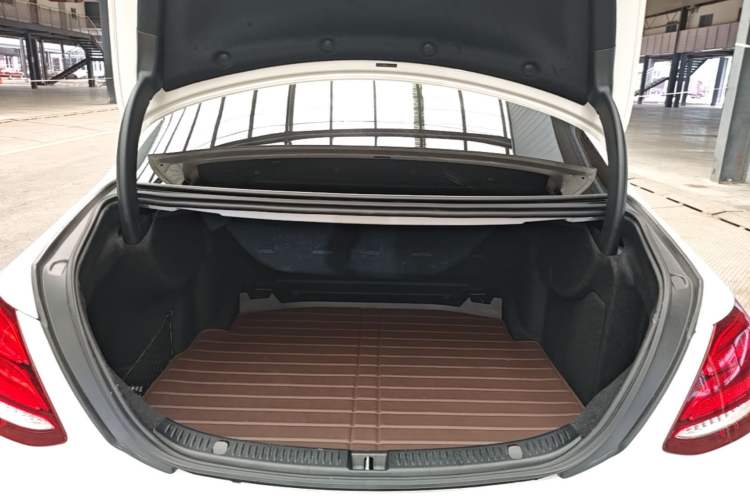 Used Mercedes-Benz E-Class 2020 E 300 L Luxury Model Trunk